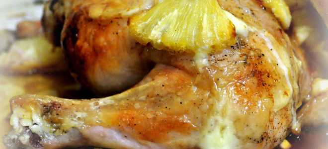 Курица запеченная в духовке с ананасами