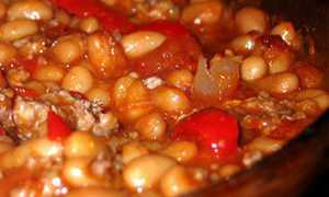 Вкусные заготовки на зиму: фасоль в томатном соусе