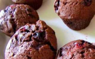 Шоколадные маффины с шоколадом и смородиной (Chocolate muffins with chocolate and currant)